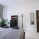 Cozy In The Heart Of Apartmán